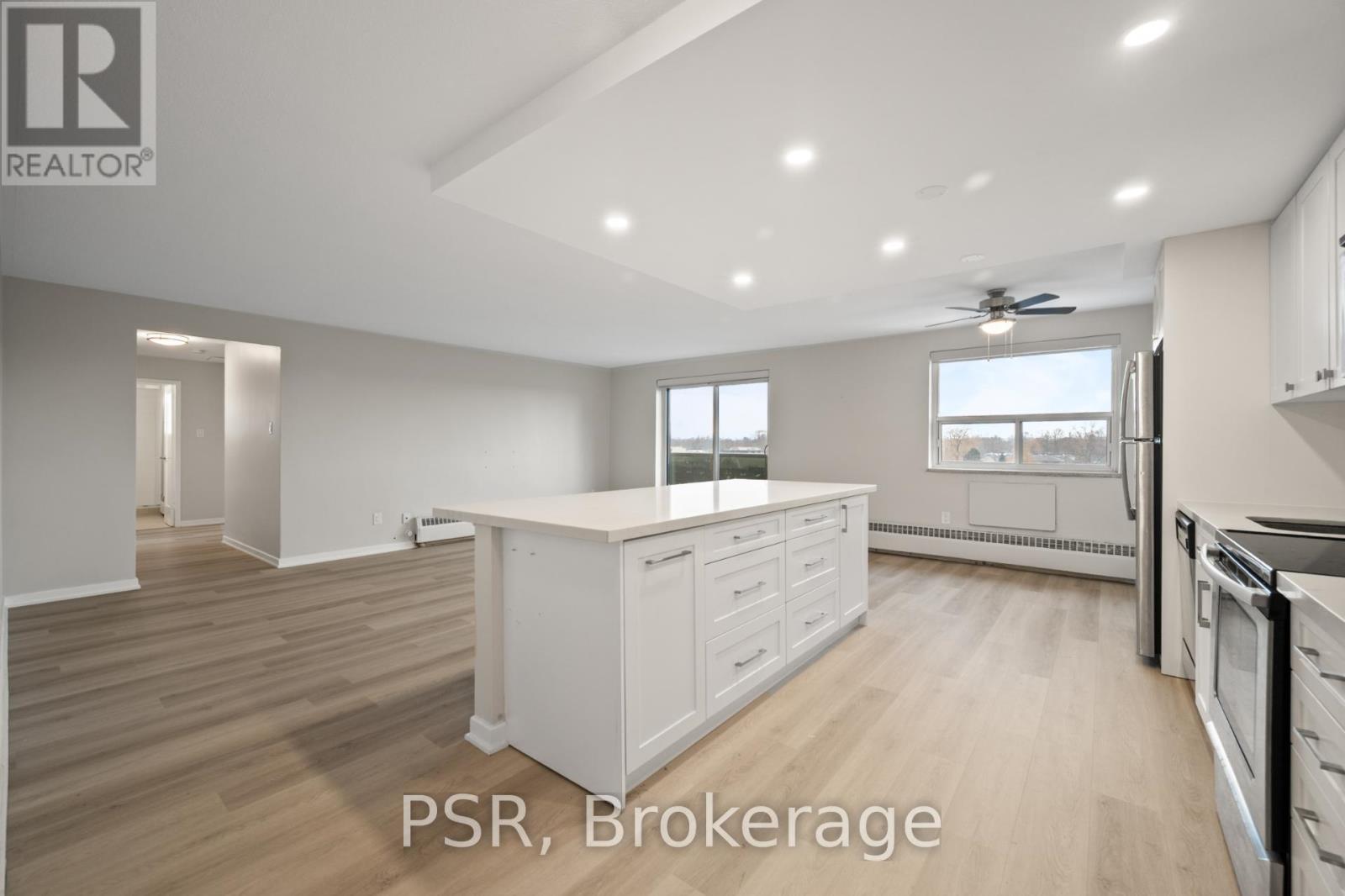 606 - 2300 MARINE DRIVE, Oakville, Ontario