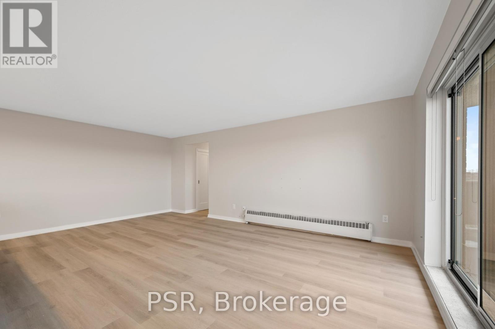 606 - 2300 Marine Drive, Oakville, Ontario  L6L 1C3 - Photo 3 - W12681416