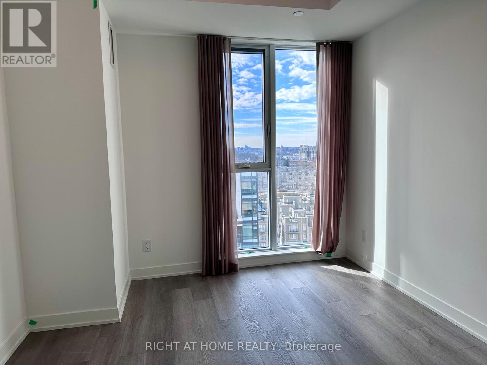 1326 - 8119 Birchmount Road, Markham, Ontario  L6G 0H6 - Photo 8 - N12683994