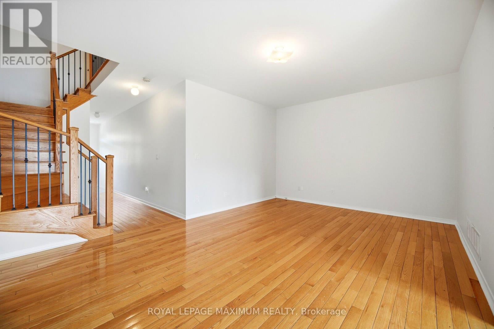 162 Gentile Circle, Vaughan, Ontario  L4H 1G4 - Photo 9 - N12684012