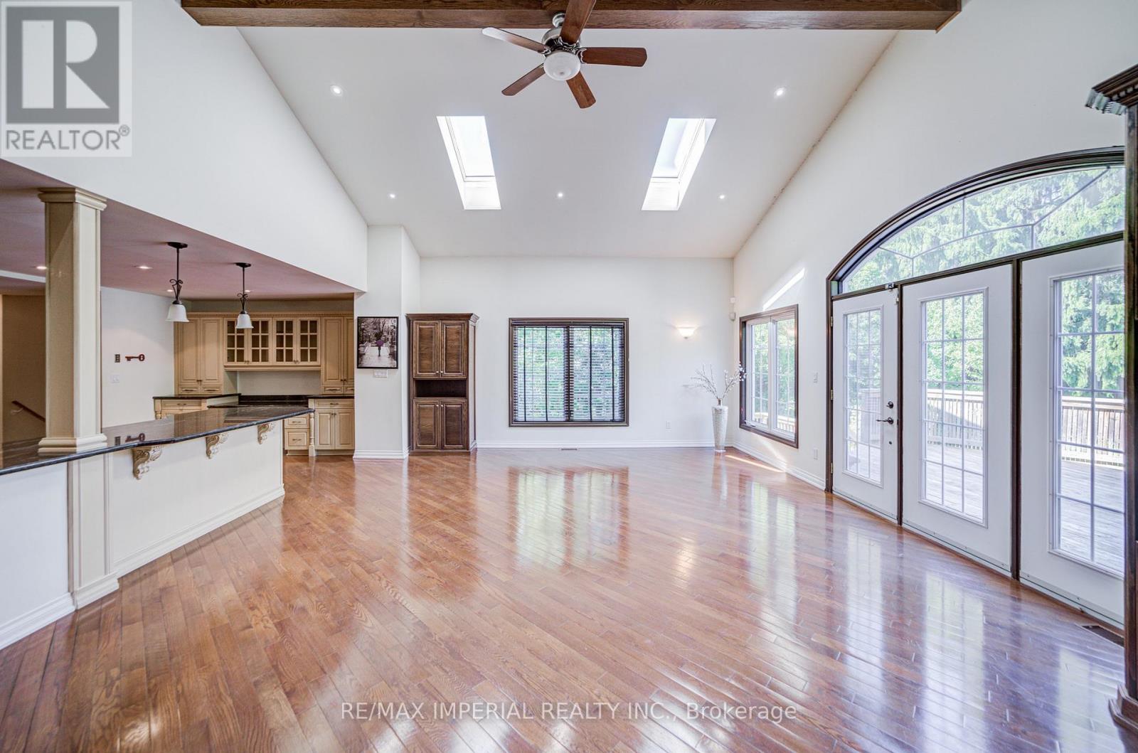 20 Blackforest Drive, Richmond Hill, Ontario  L4E 2P5 - Photo 11 - N12684014