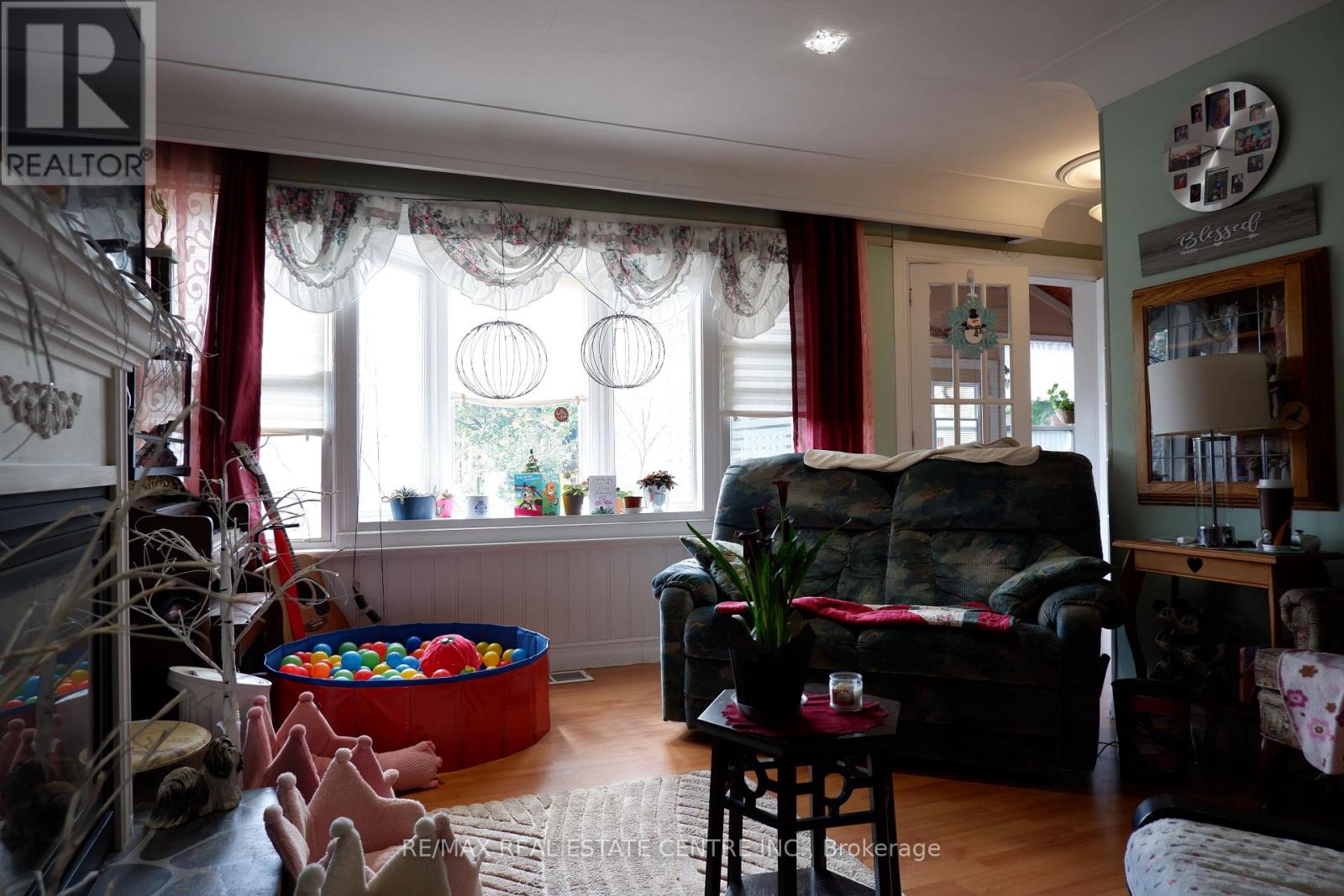 61 Cook Street, Halton Hills, Ontario  L7J 1Z5 - Photo 10 - W12684004