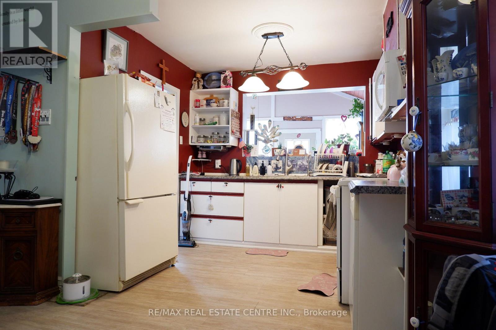 61 Cook Street, Halton Hills, Ontario  L7J 1Z5 - Photo 8 - W12684004