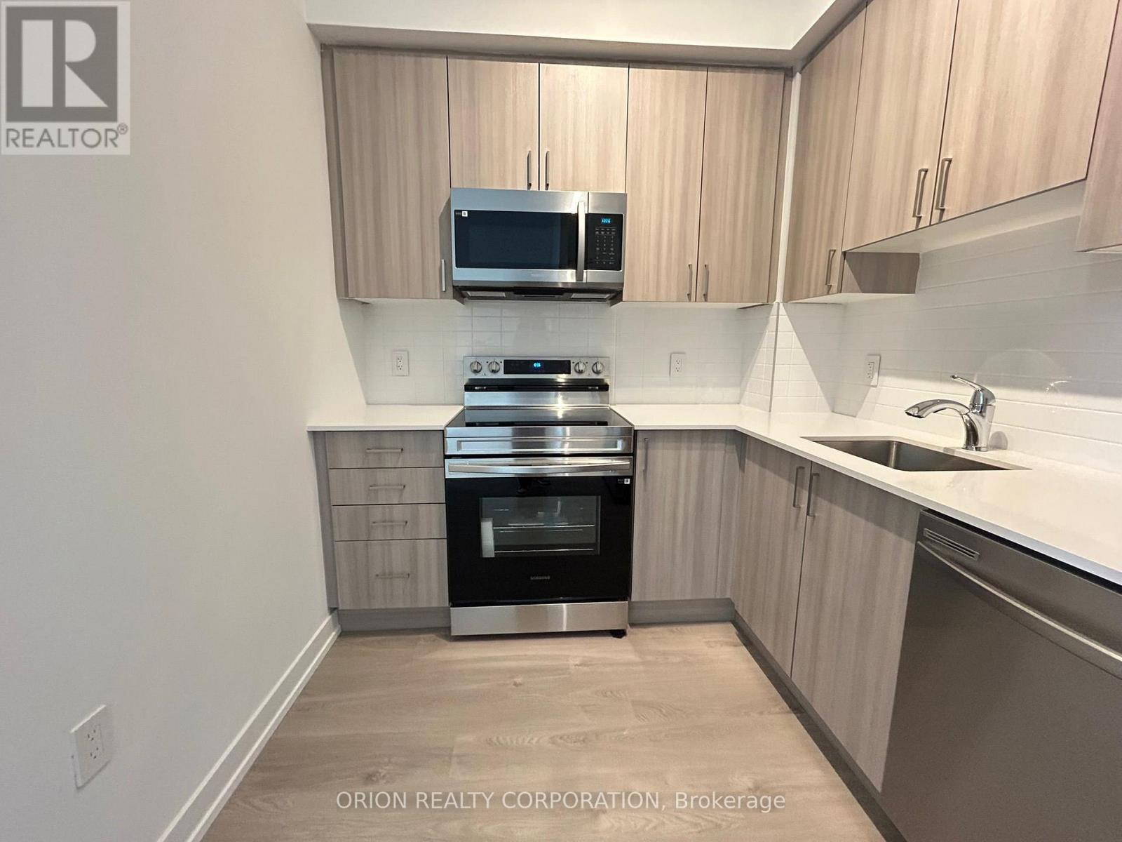 109 - 556 MARLEE AVENUE, Toronto, Ontario