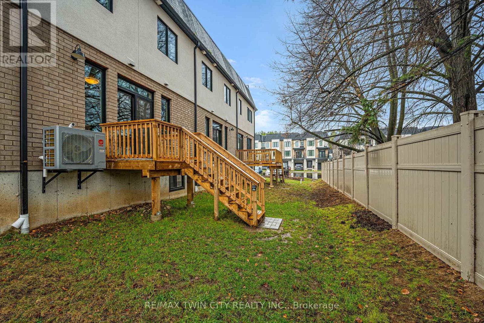 24 - 143 Elgin Street N, Cambridge, Ontario  N1R 5H6 - Photo 5 - X12684008