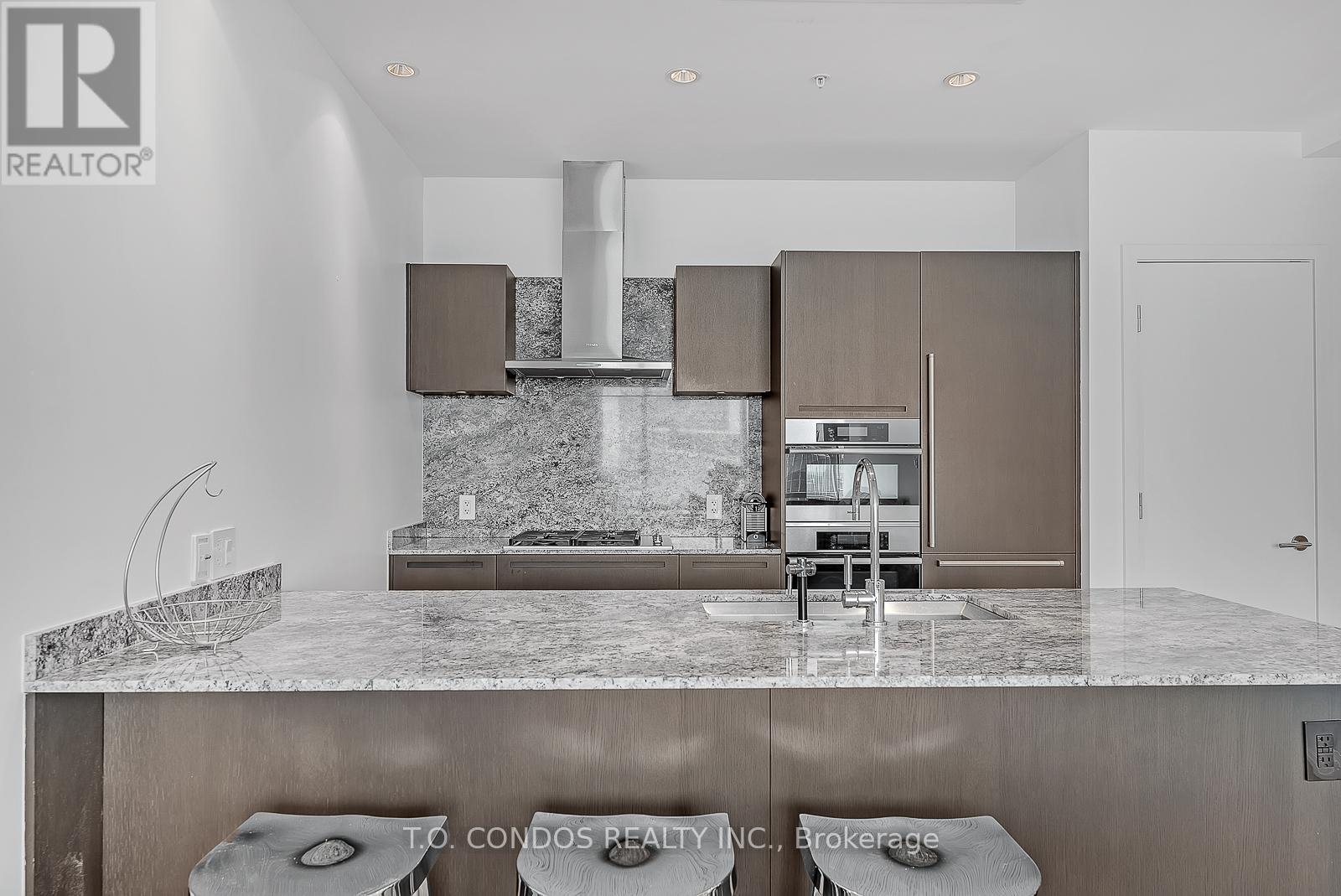 5807 - 180 University Avenue, Toronto, Ontario  M5H 0A2 - Photo 6 - C12683988