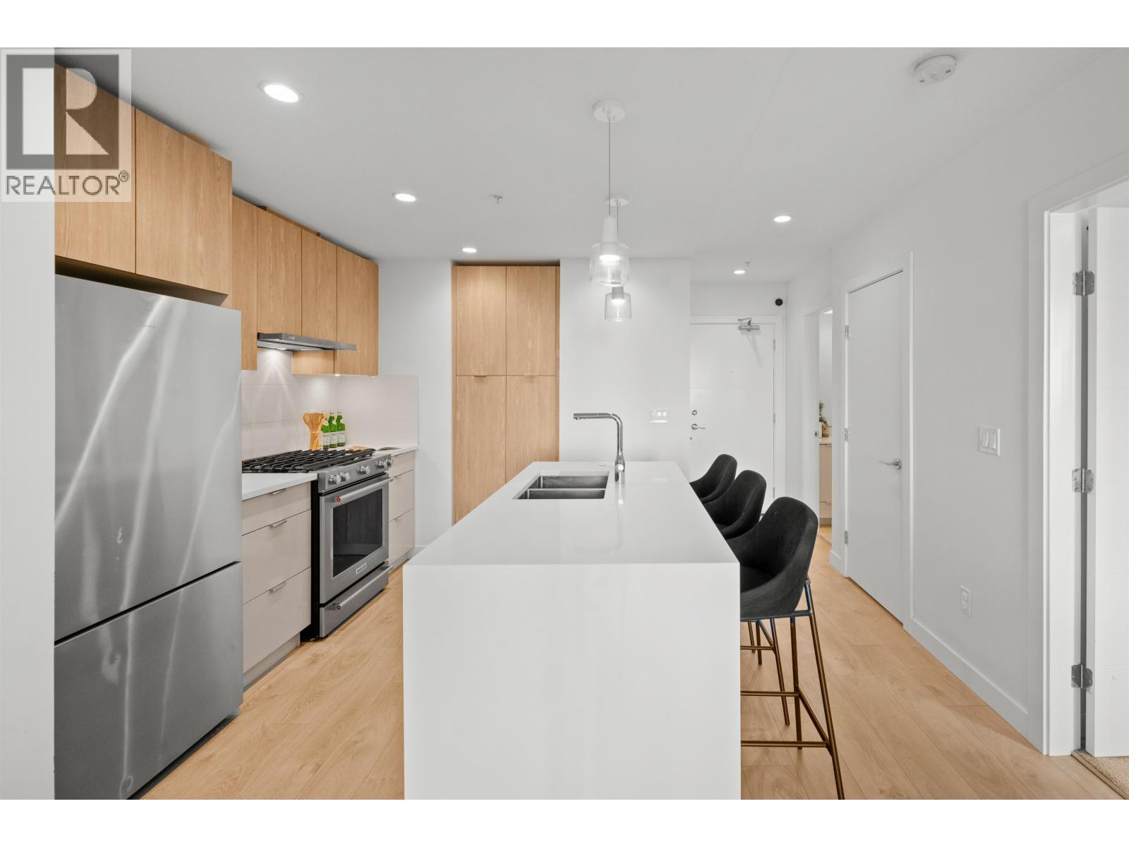 304 108 E 8th Street, North Vancouver, British Columbia  V7L 0H1 - Photo 12 - R3076062