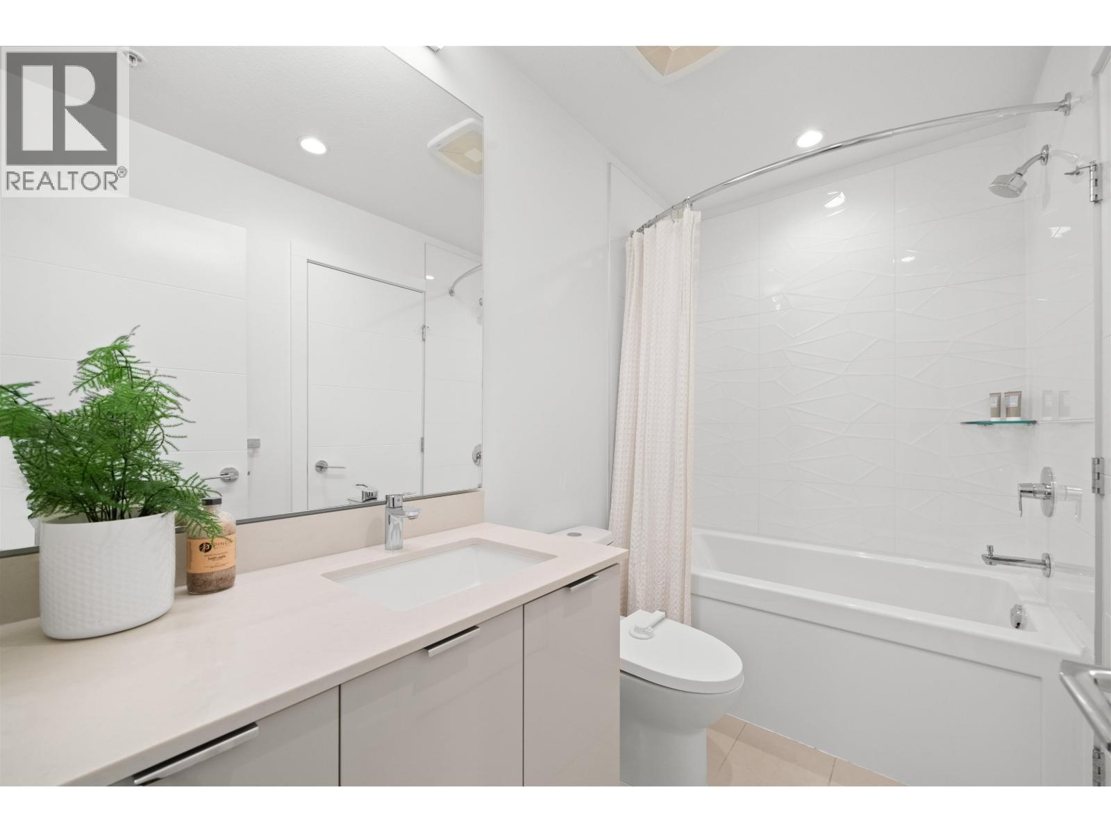 304 108 E 8th Street, North Vancouver, British Columbia  V7L 0H1 - Photo 28 - R3076062