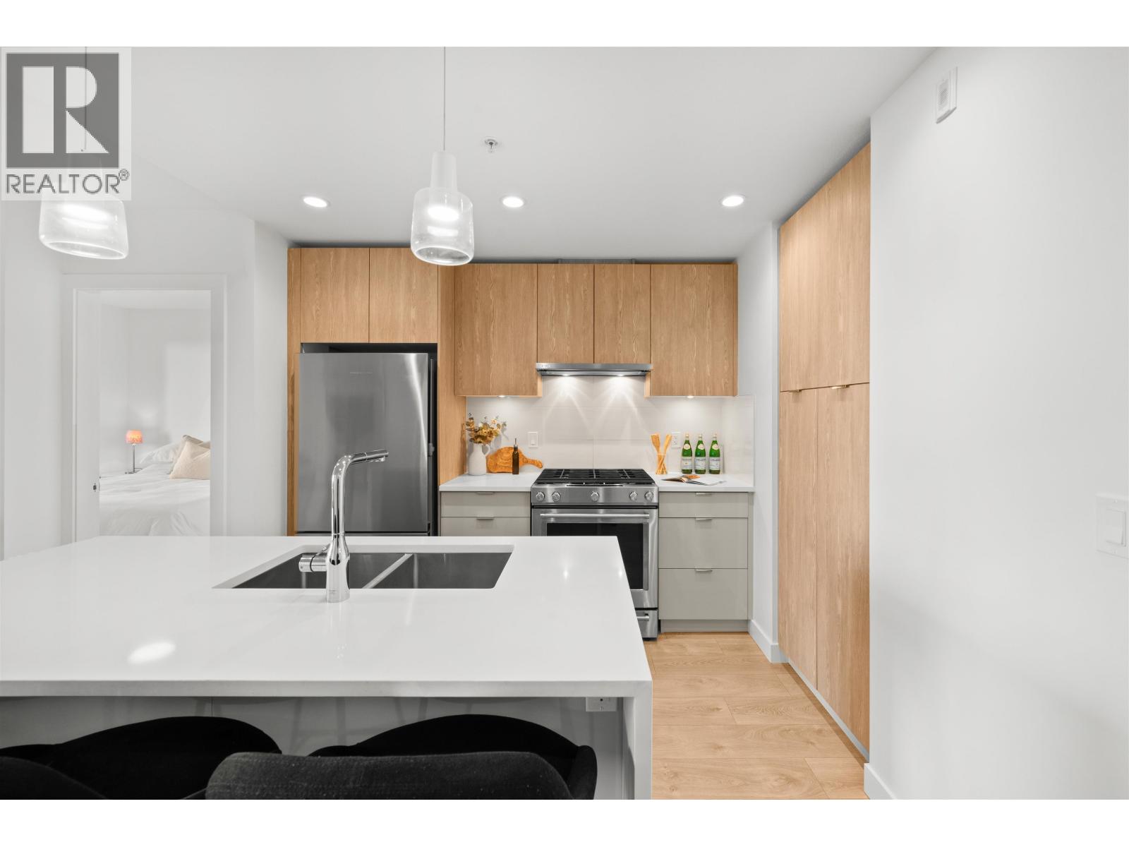 304 108 E 8th Street, North Vancouver, British Columbia  V7L 0H1 - Photo 13 - R3076062