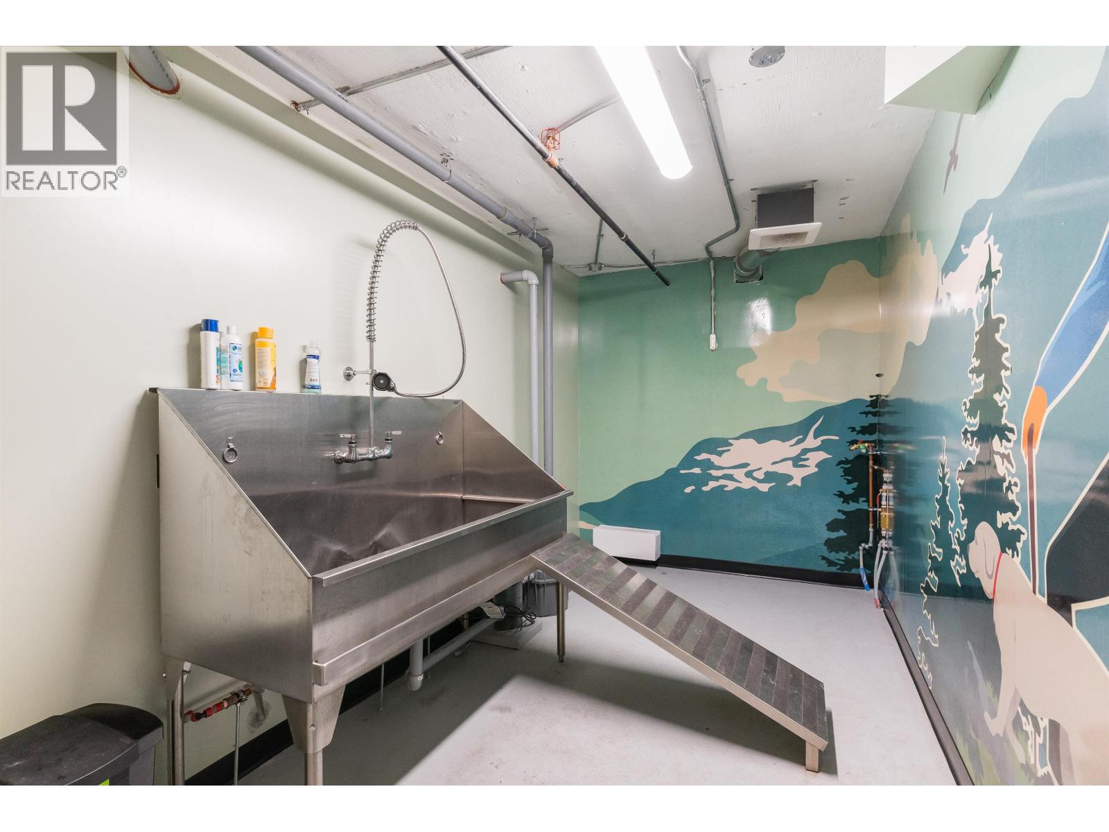 304 108 E 8th Street, North Vancouver, British Columbia  V7L 0H1 - Photo 34 - R3076062