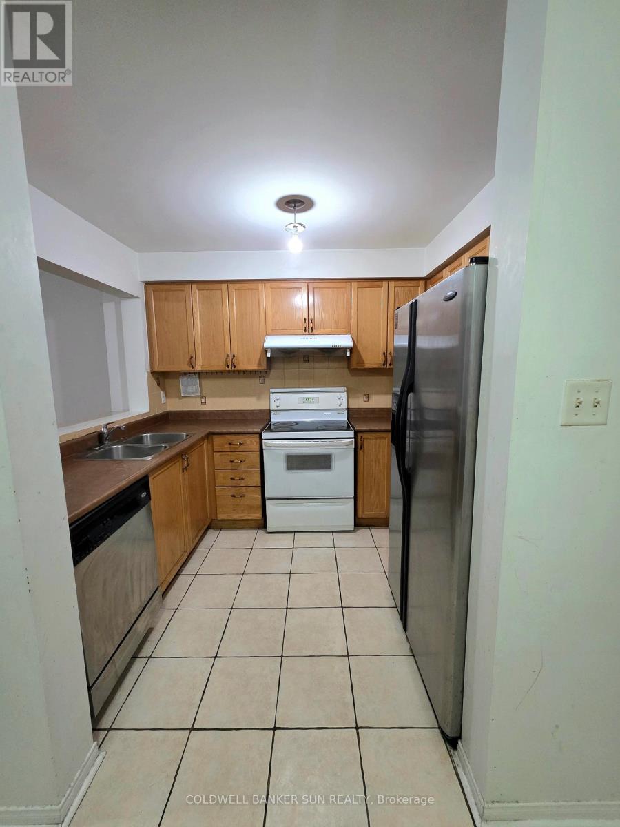 39 Rotunda Street, Brampton, Ontario  L6X 5E5 - Photo 3 - W12678642