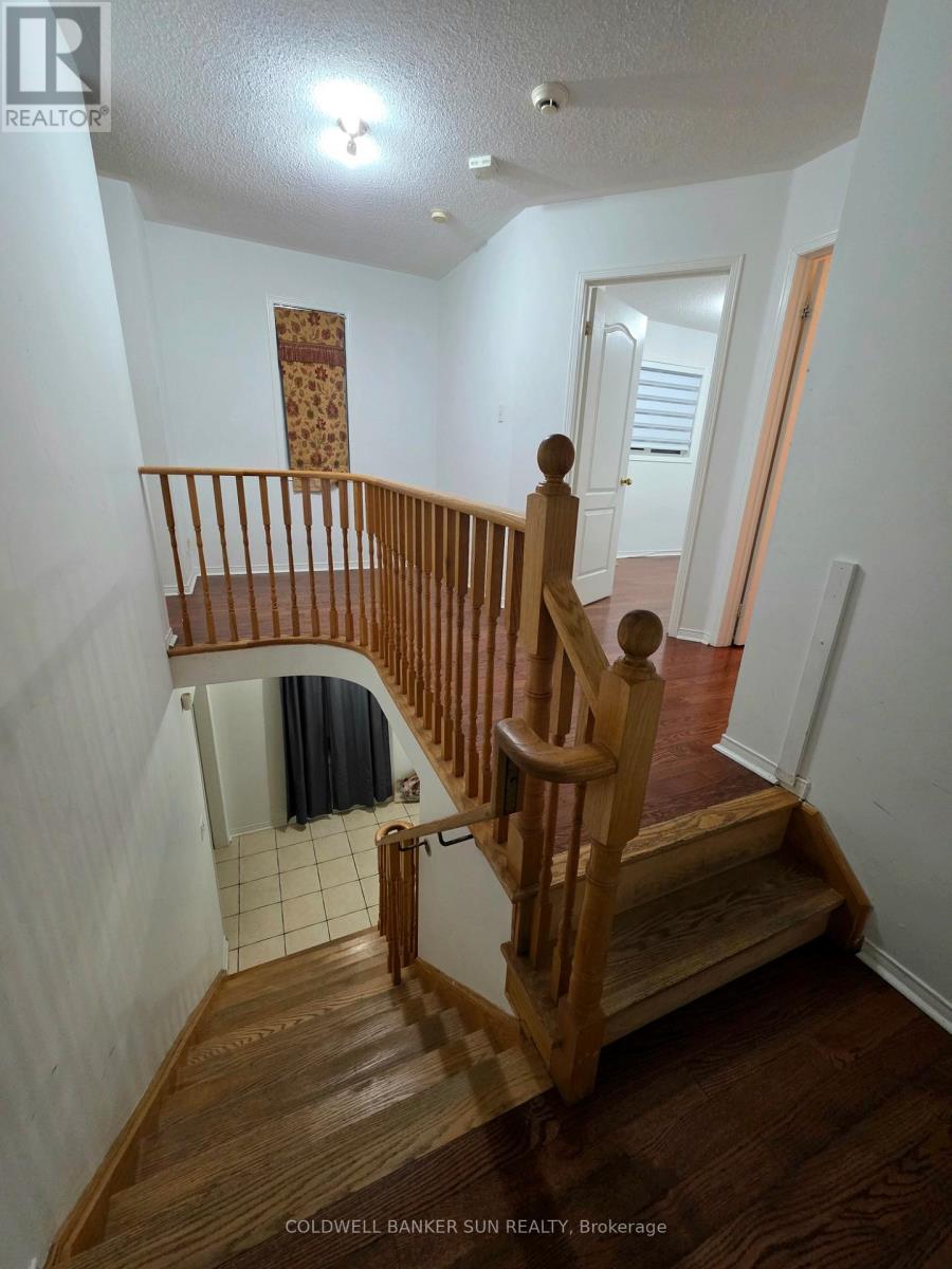 39 Rotunda Street, Brampton, Ontario  L6X 5E5 - Photo 7 - W12678642