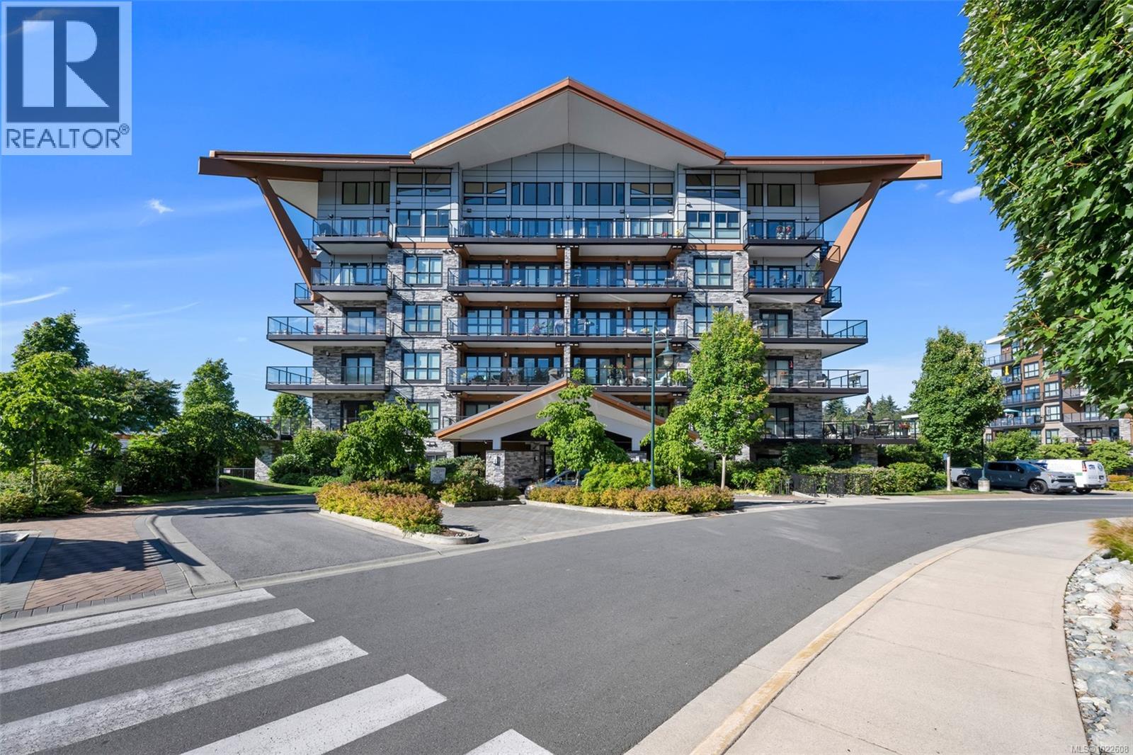 201 747 Travino Lane, Saanich, British Columbia  V8Z 0E4 - Photo 4 - 1022608