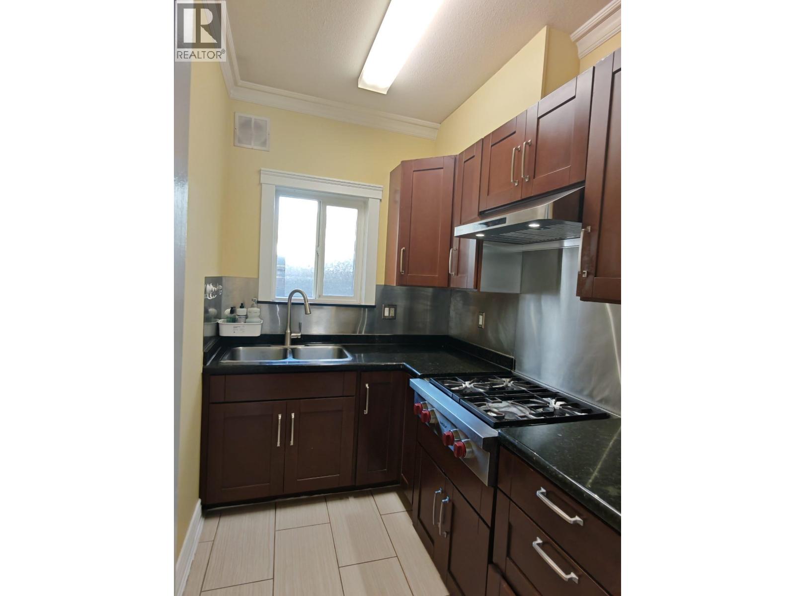 Listing Picture 9 of 17 : 9211 NO. 3 ROAD, Richmond / 烈治文 - 魯藝地產 Yvonne Lu Group - MLS Medallion Club Member