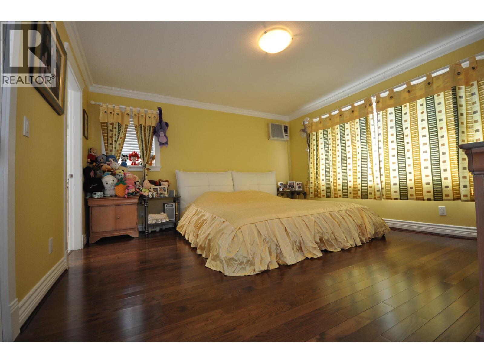 Listing Picture 11 of 17 : 9211 NO. 3 ROAD, Richmond / 烈治文 - 魯藝地產 Yvonne Lu Group - MLS Medallion Club Member