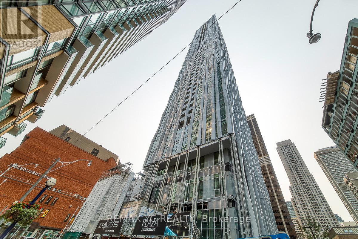 4702 - 1 Yorkville Avenue, Toronto, Ontario  M4W 0B1 - Photo 14 - C12684026