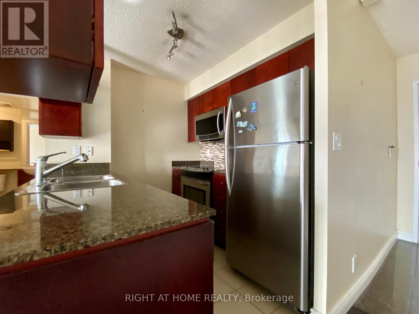 912 - 397 Front Street W, Toronto, Ontario  M5V 3S1 - Photo 2 - C12684058