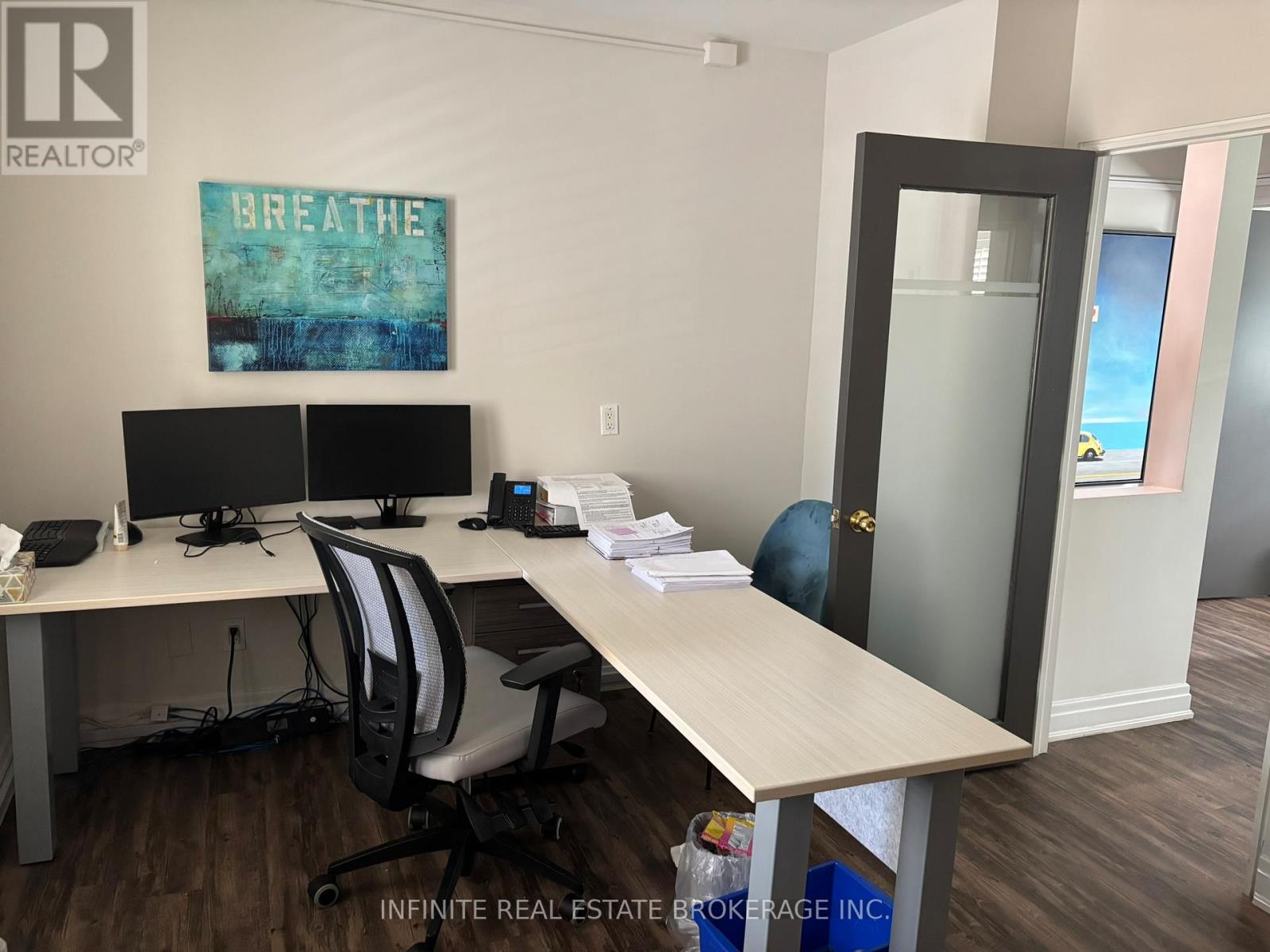 200 - 12 Lawton Boulevard, Toronto, Ontario  M4V 1Z4 - Photo 6 - C12684074