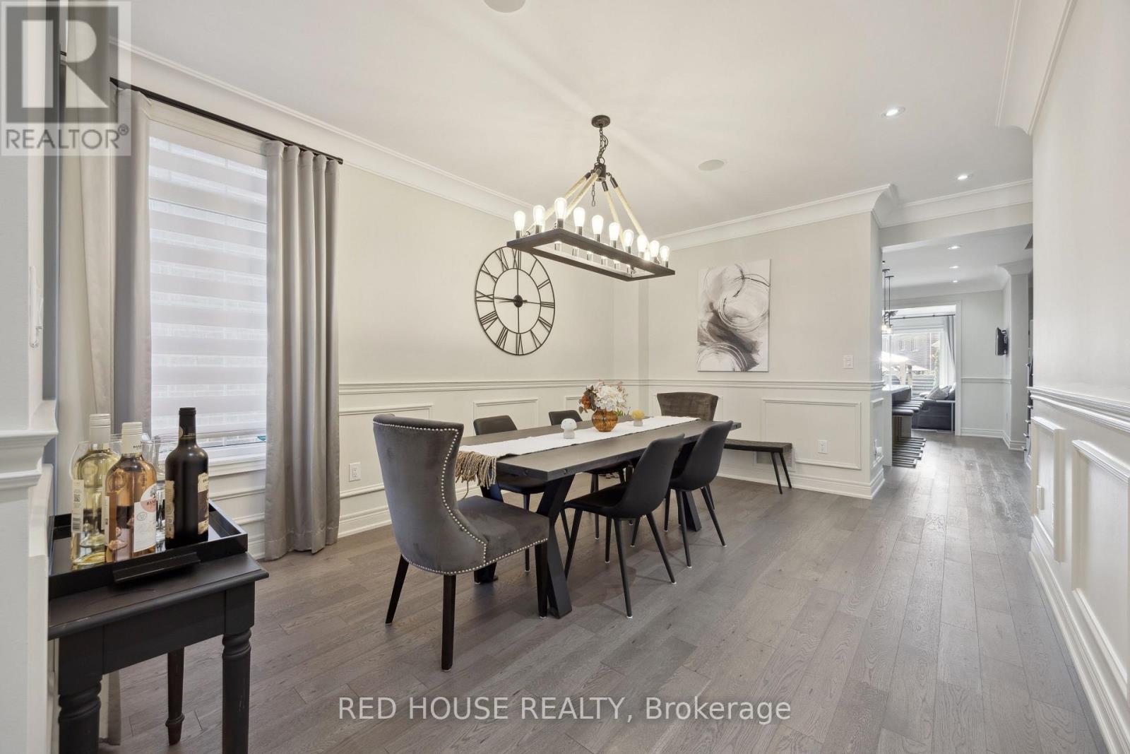 74 Mcdonnell Crescent, Bradford West Gwillimbury, Ontario  L3Z 0S7 - Photo 4 - N12684044