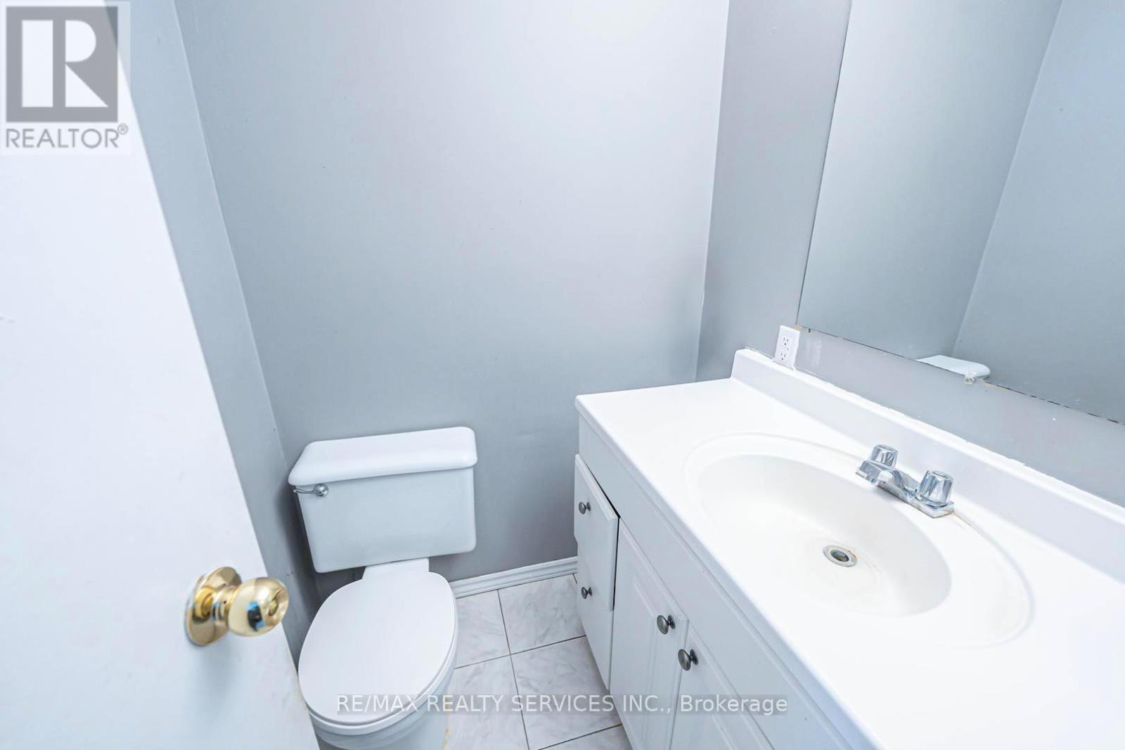 31 Sylvia Street, Barrie, Ontario  L4M 5J2 - Photo 10 - S12684050