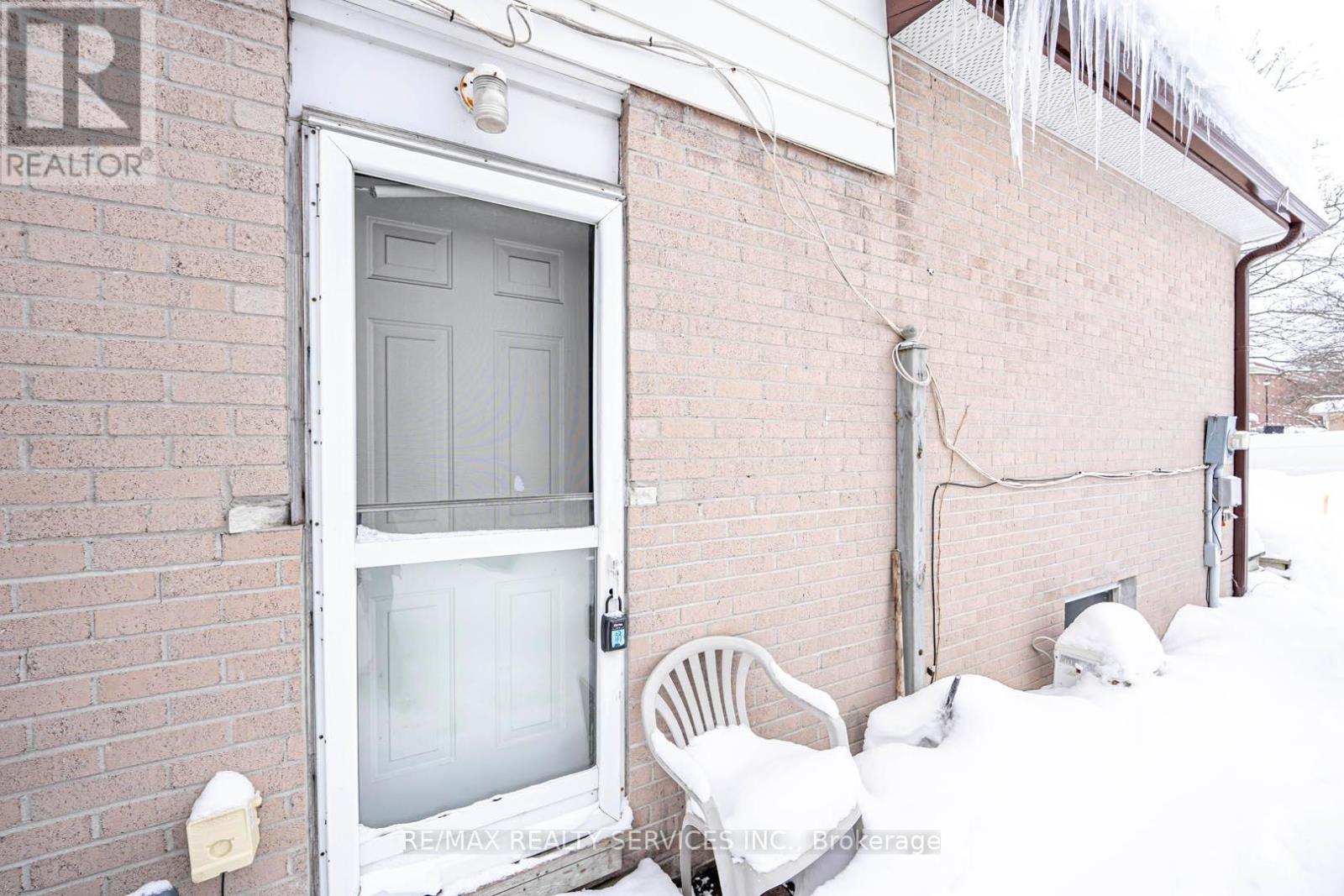 31 Sylvia Street, Barrie, Ontario  L4M 5J2 - Photo 12 - S12684050