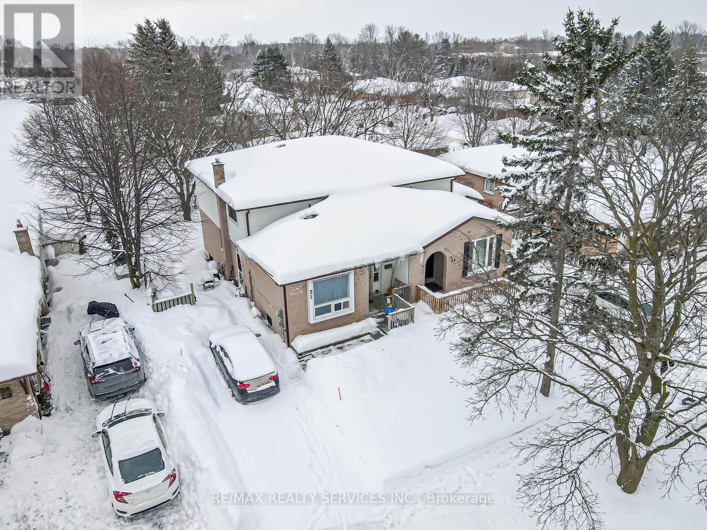 31 Sylvia Street, Barrie, Ontario  L4M 5J2 - Photo 4 - S12684050