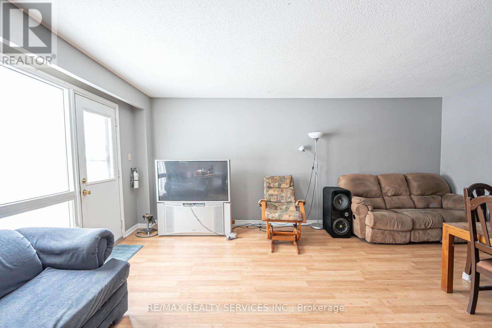 31 Sylvia Street, Barrie, Ontario  L4M 5J2 - Photo 7 - S12684050