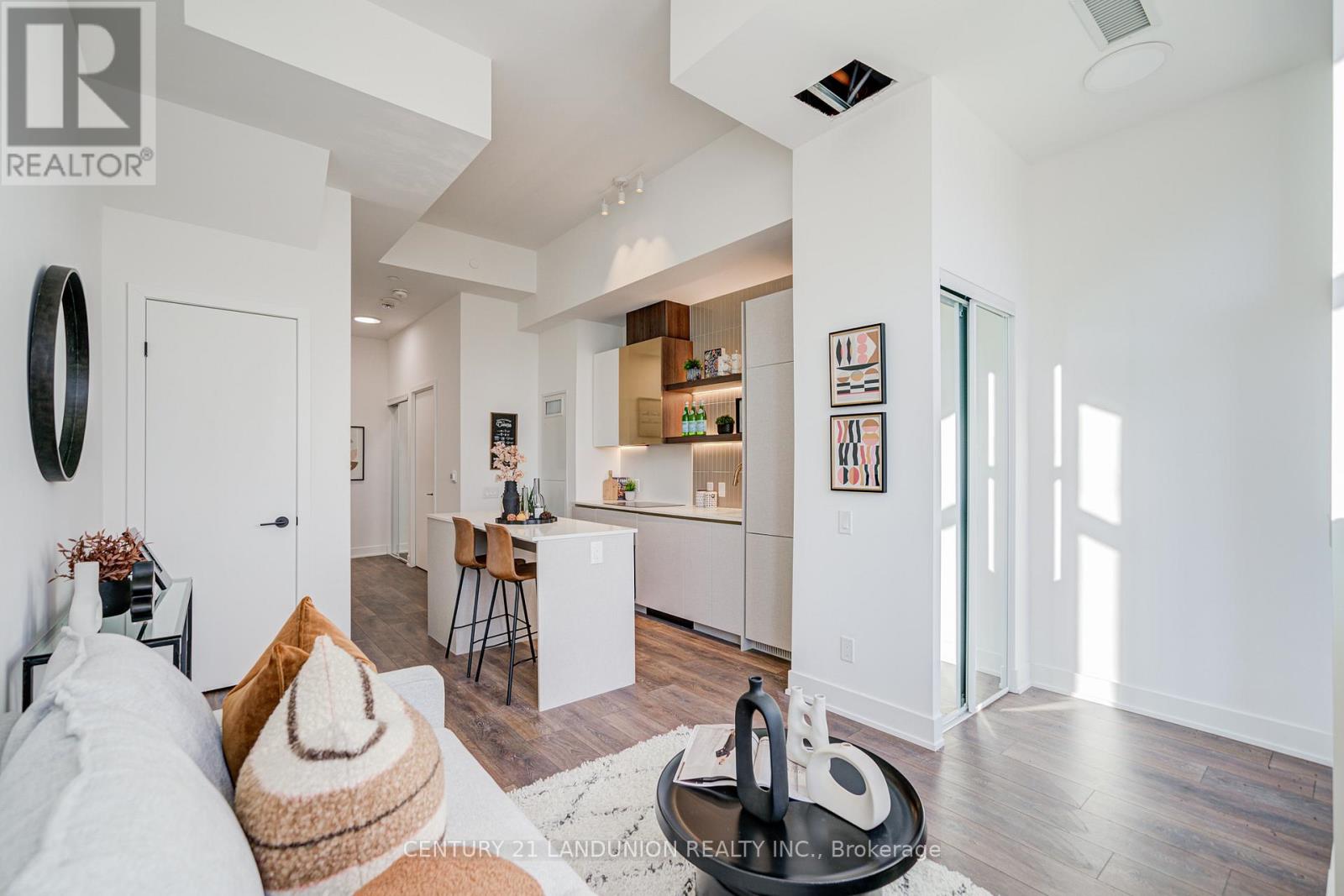 102 - 1285 Queen Street E, Toronto, Ontario  M4L 1C2 - Photo 13 - E12683104