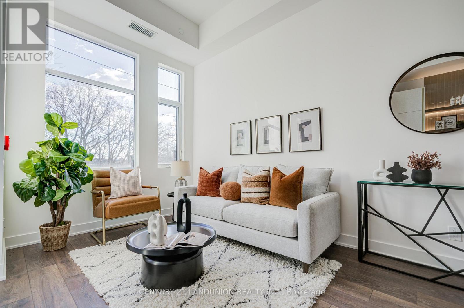 102 - 1285 Queen Street E, Toronto, Ontario  M4L 1C2 - Photo 11 - E12683104