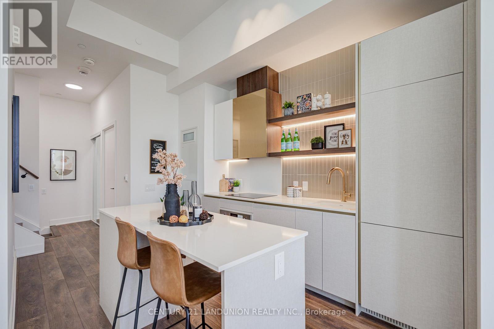 102 - 1285 Queen Street E, Toronto, Ontario  M4L 1C2 - Photo 7 - E12683104