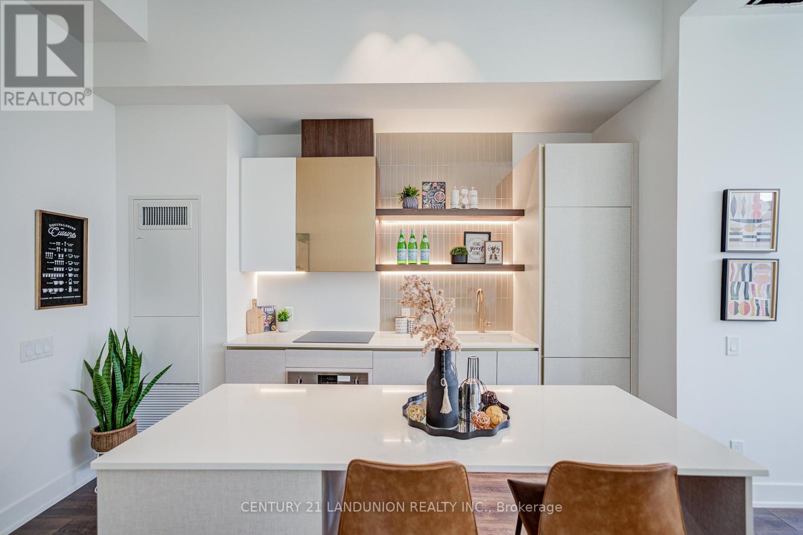 102 - 1285 Queen Street E, Toronto, Ontario  M4L 1C2 - Photo 8 - E12683104