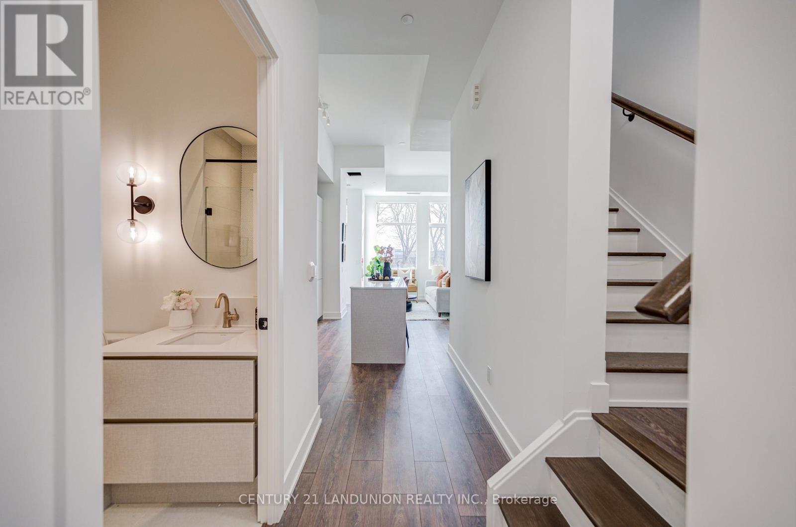 102 - 1285 Queen Street E, Toronto, Ontario  M4L 1C2 - Photo 3 - E12683104