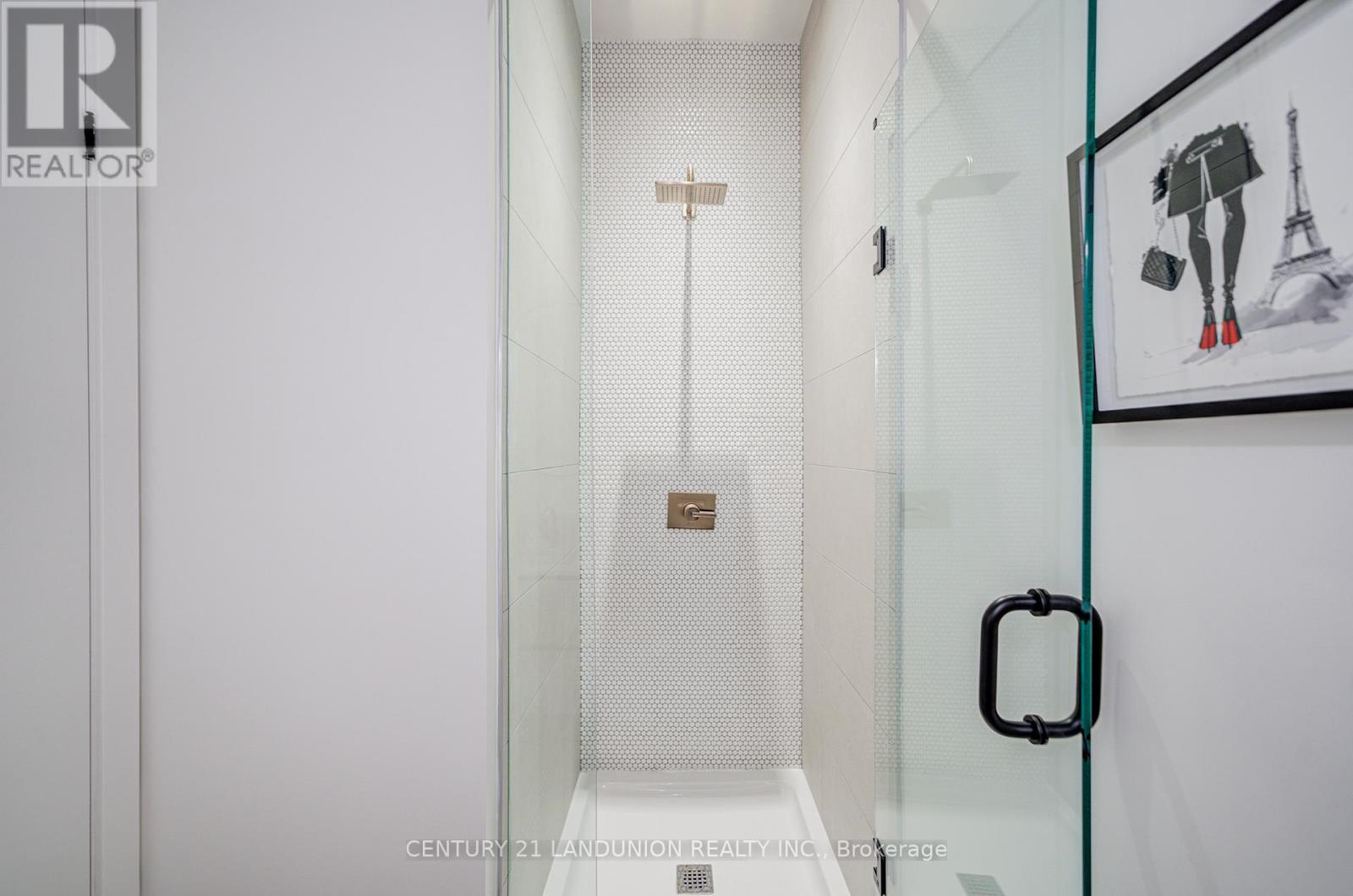 102 - 1285 Queen Street E, Toronto, Ontario  M4L 1C2 - Photo 18 - E12683104