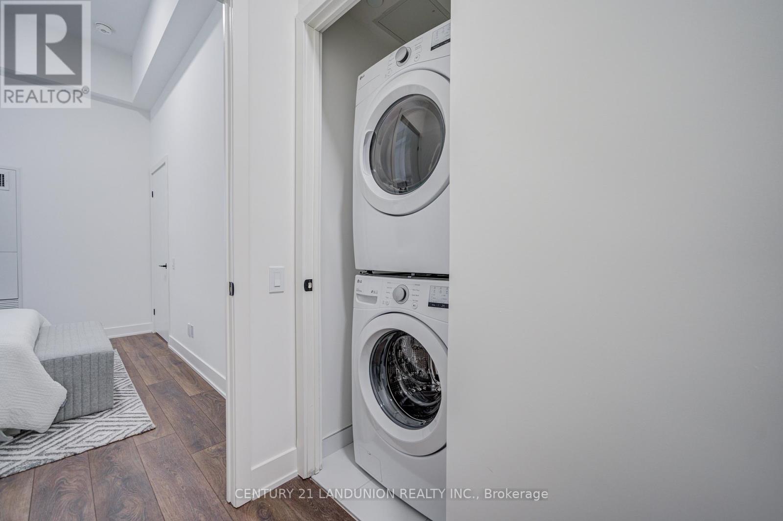 102 - 1285 Queen Street E, Toronto, Ontario  M4L 1C2 - Photo 31 - E12683104