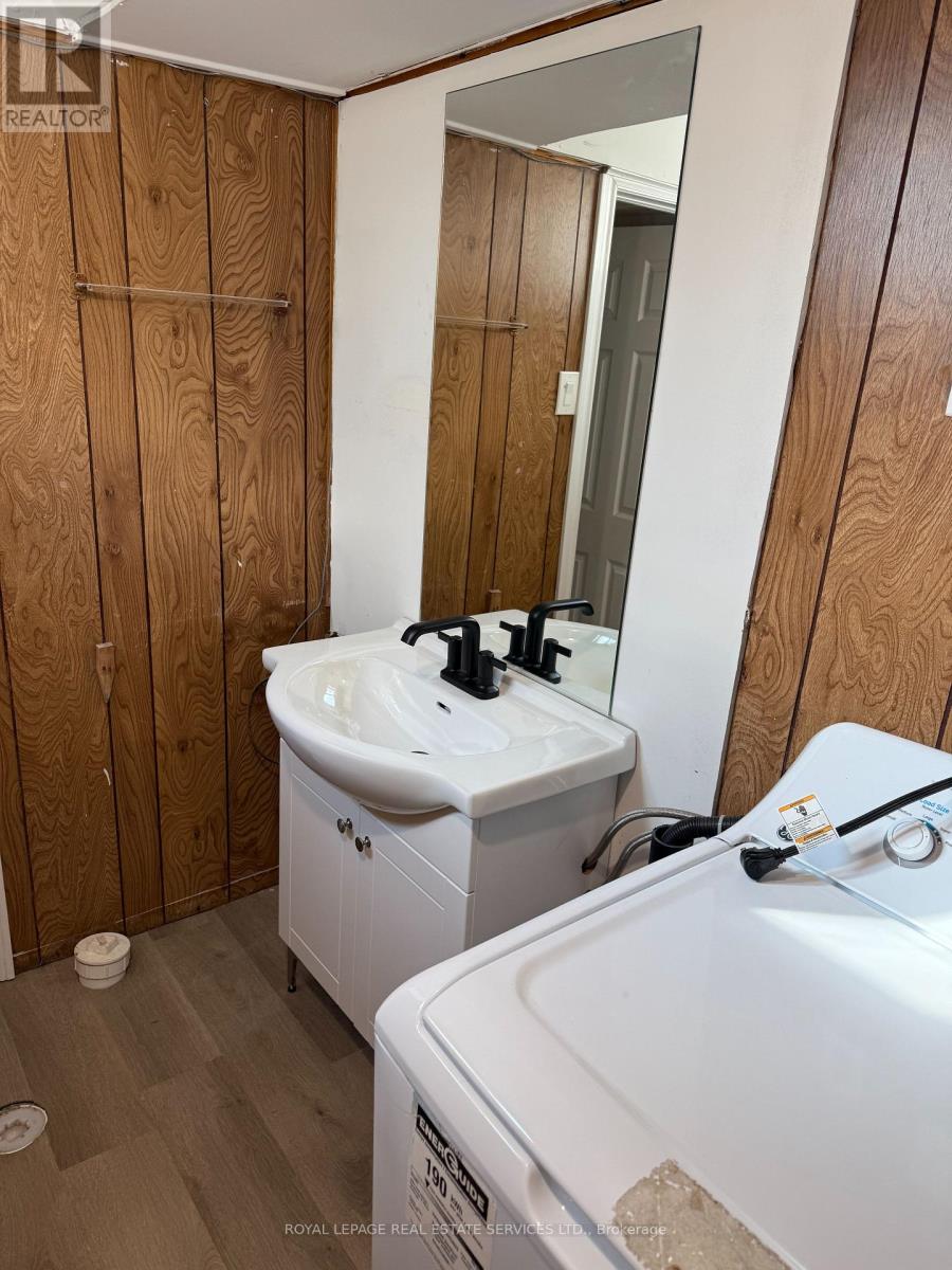 365 Sandhurst Drive, Oakville, Ontario  L6L 4L1 - Photo 11 - W12683038