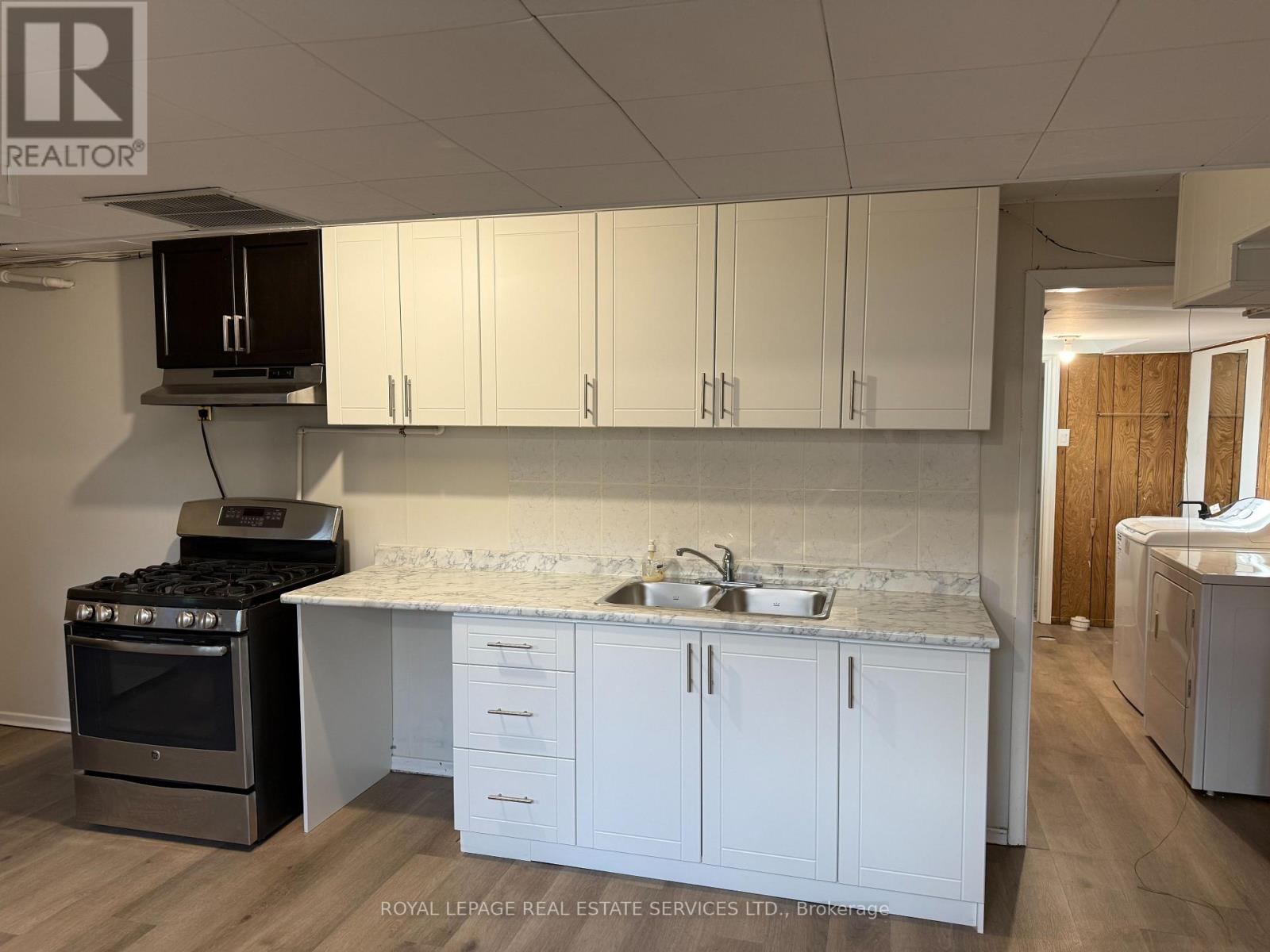 365 Sandhurst Drive, Oakville, Ontario  L6L 4L1 - Photo 12 - W12683038