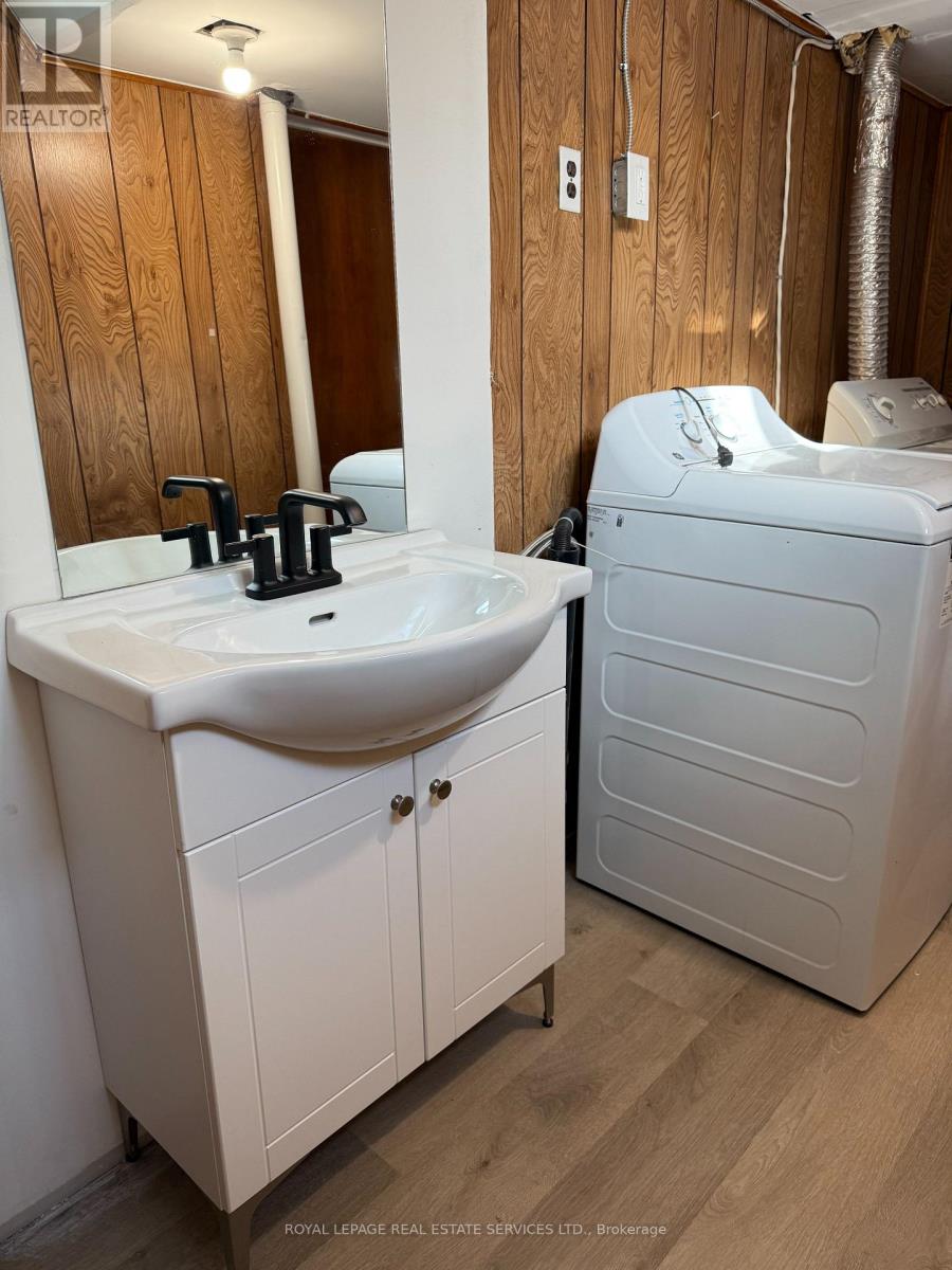 365 Sandhurst Drive, Oakville, Ontario  L6L 4L1 - Photo 8 - W12683038