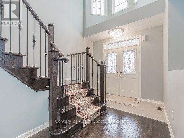 25 Locarno Street, Brampton, Ontario  L6R 3T8 - Photo 4 - W12684028