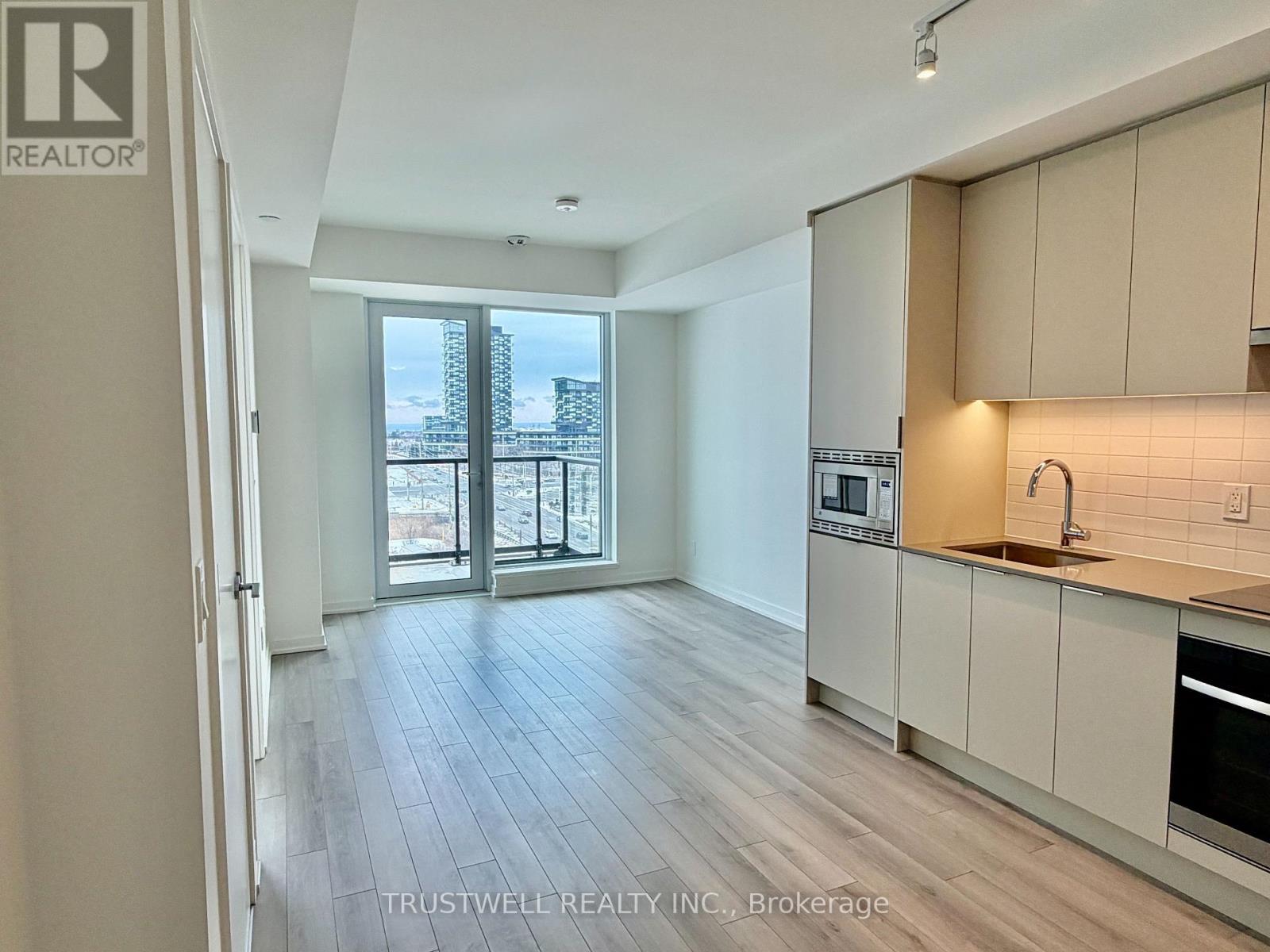 805 - 3071 Trafalgar Road, Oakville, Ontario  L6H 8C6 - Photo 3 - W12684062