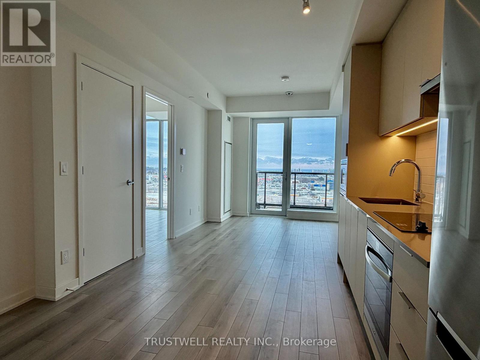 805 - 3071 Trafalgar Road, Oakville, Ontario  L6H 8C6 - Photo 4 - W12684062