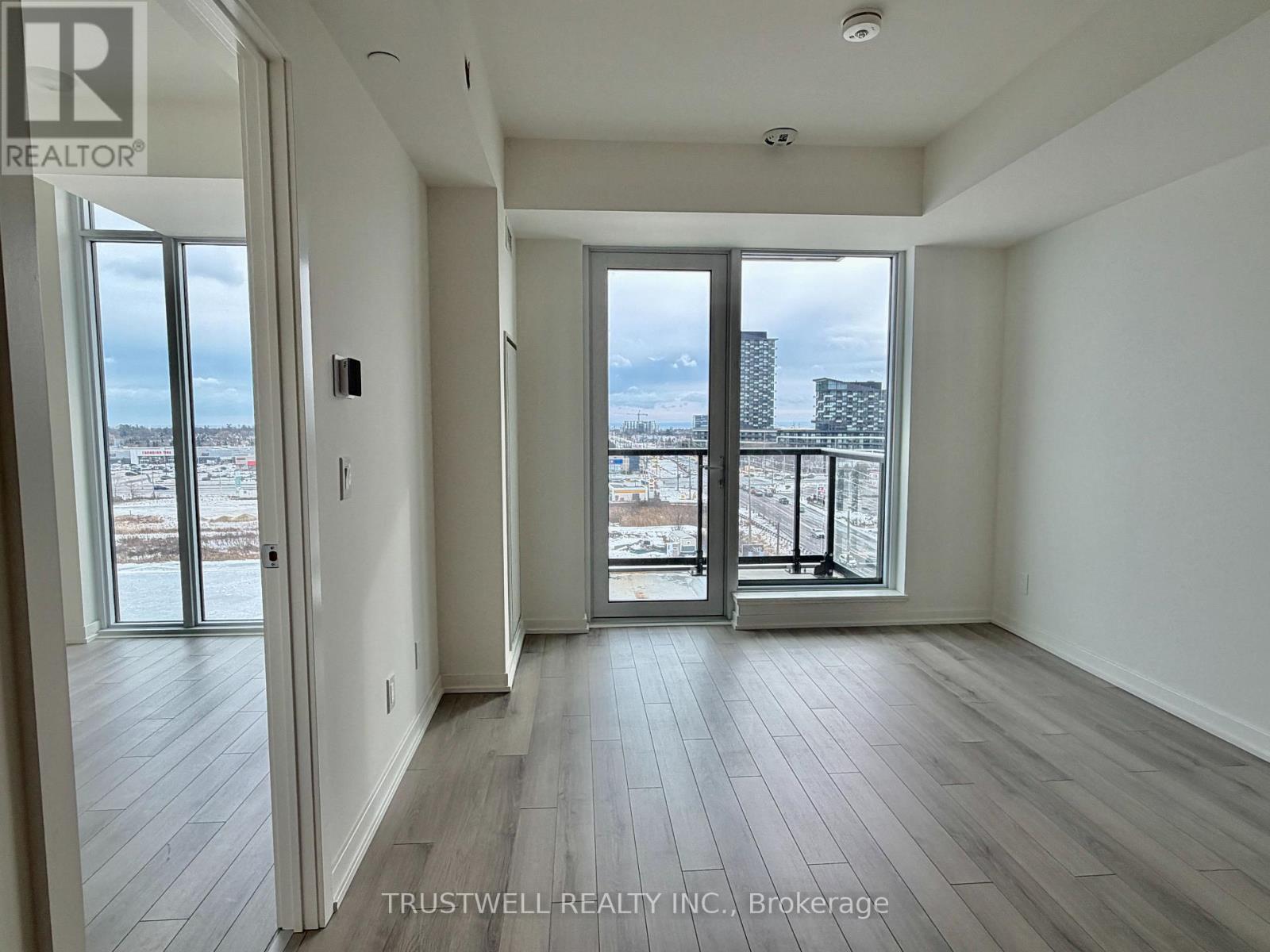 805 - 3071 Trafalgar Road, Oakville, Ontario  L6H 8C6 - Photo 8 - W12684062