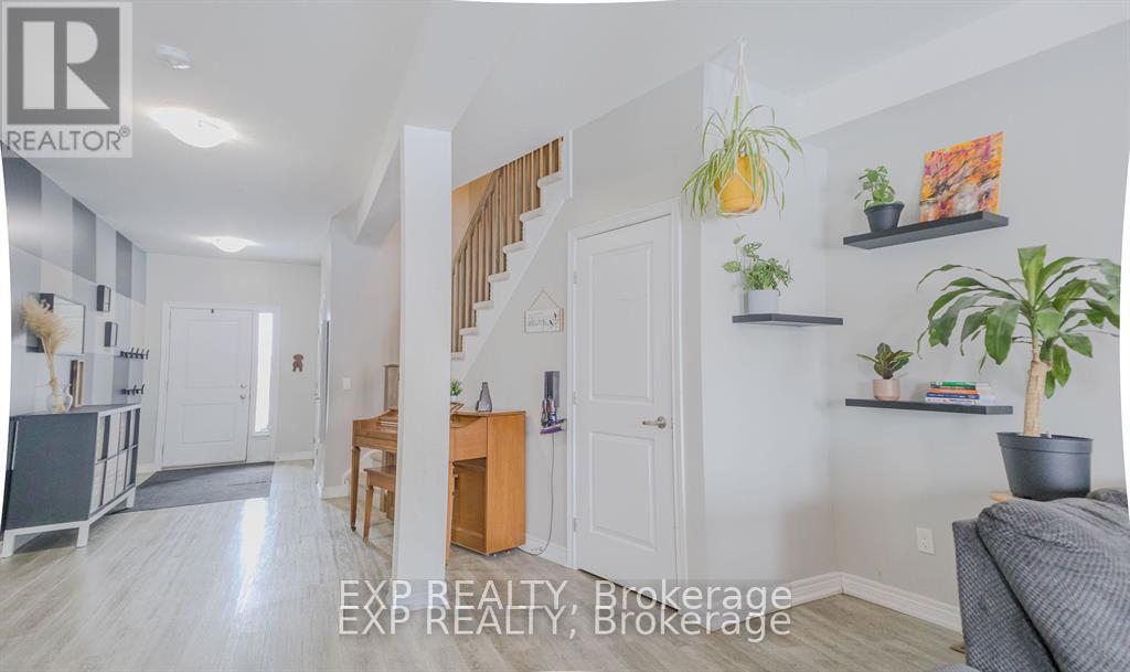 67 - 77 Diana Ave Avenue, Brantford, Ontario  N3T 0R6 - Photo 8 - X12684068