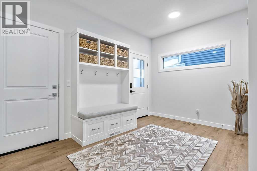 76 Larkspur Bend, Okotoks, Alberta  T1S 4E6 - Photo 2 - A2276714