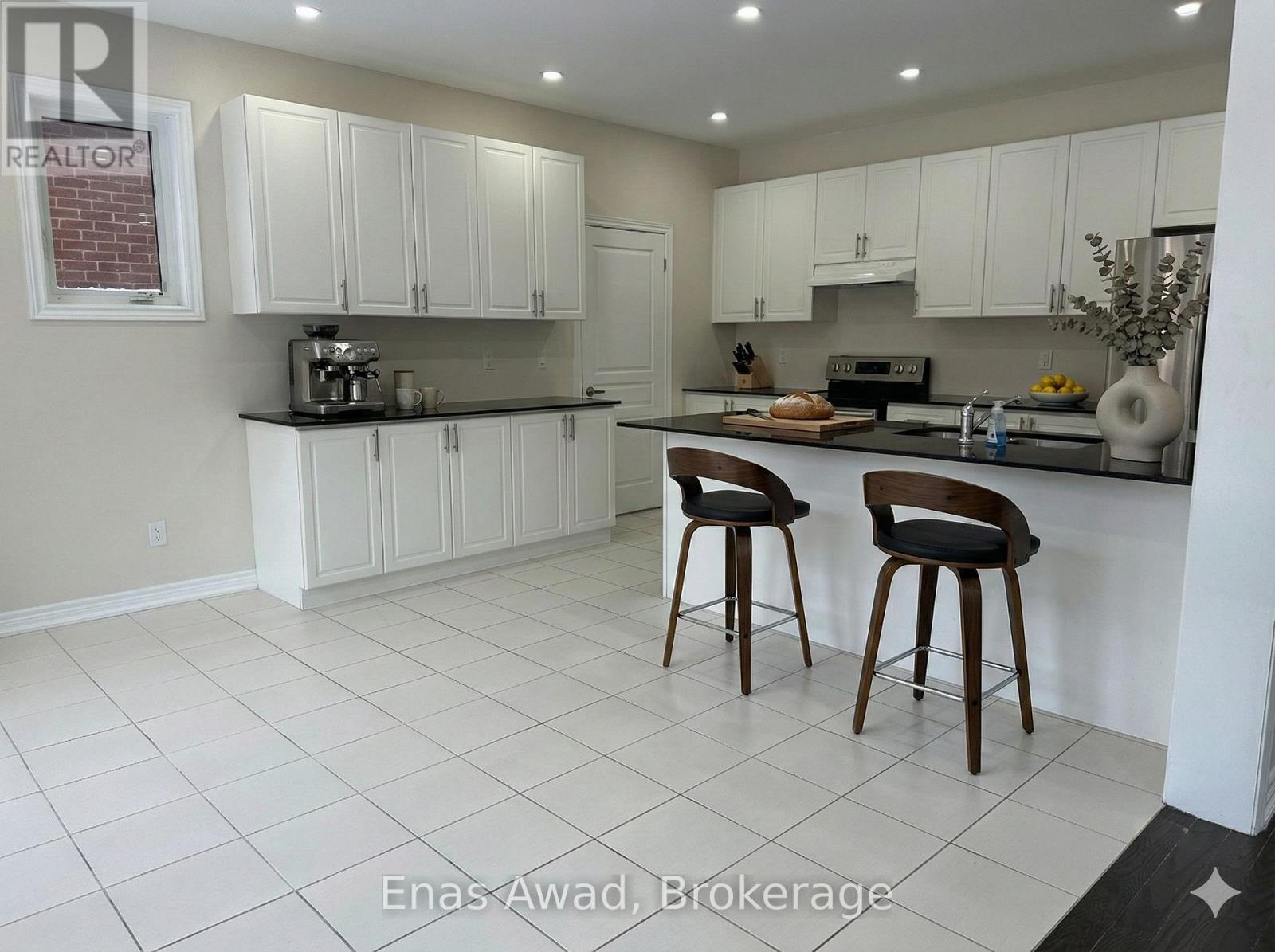 968 Green Street, Innisfil, Ontario  L0L 1W0 - Photo 28 - N12445132