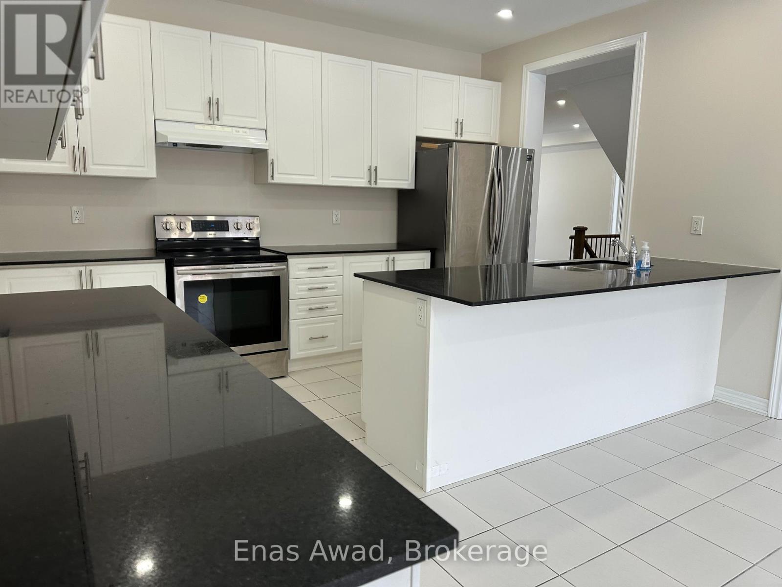 968 Green Street, Innisfil, Ontario  L0L 1W0 - Photo 23 - N12445132