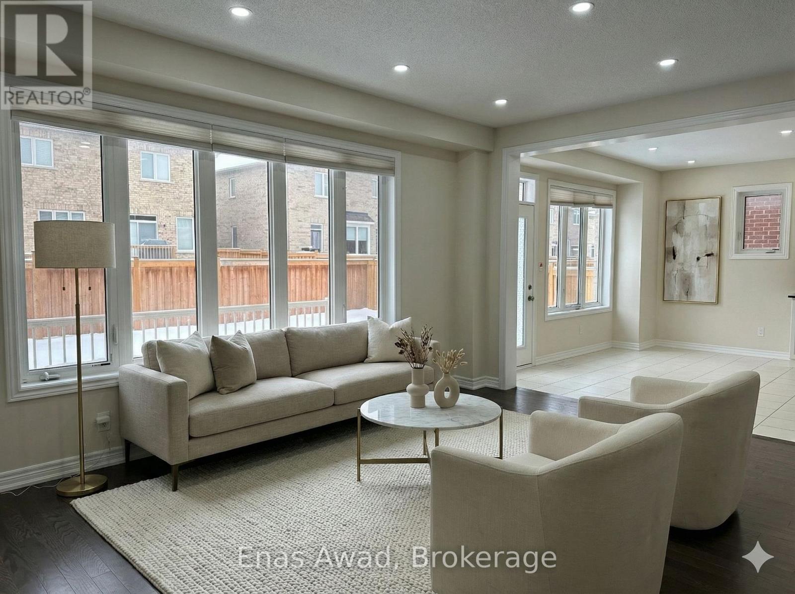 968 Green Street, Innisfil, Ontario  L0L 1W0 - Photo 7 - N12445132