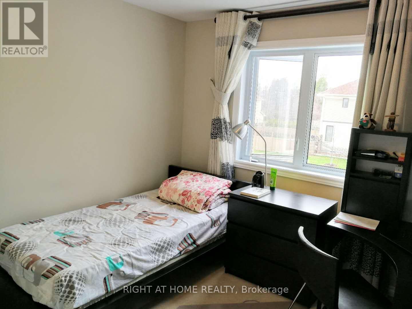 610 Clearbrook Drive, Ottawa, Ontario  K2J 5S2 - Photo 12 - X12684100