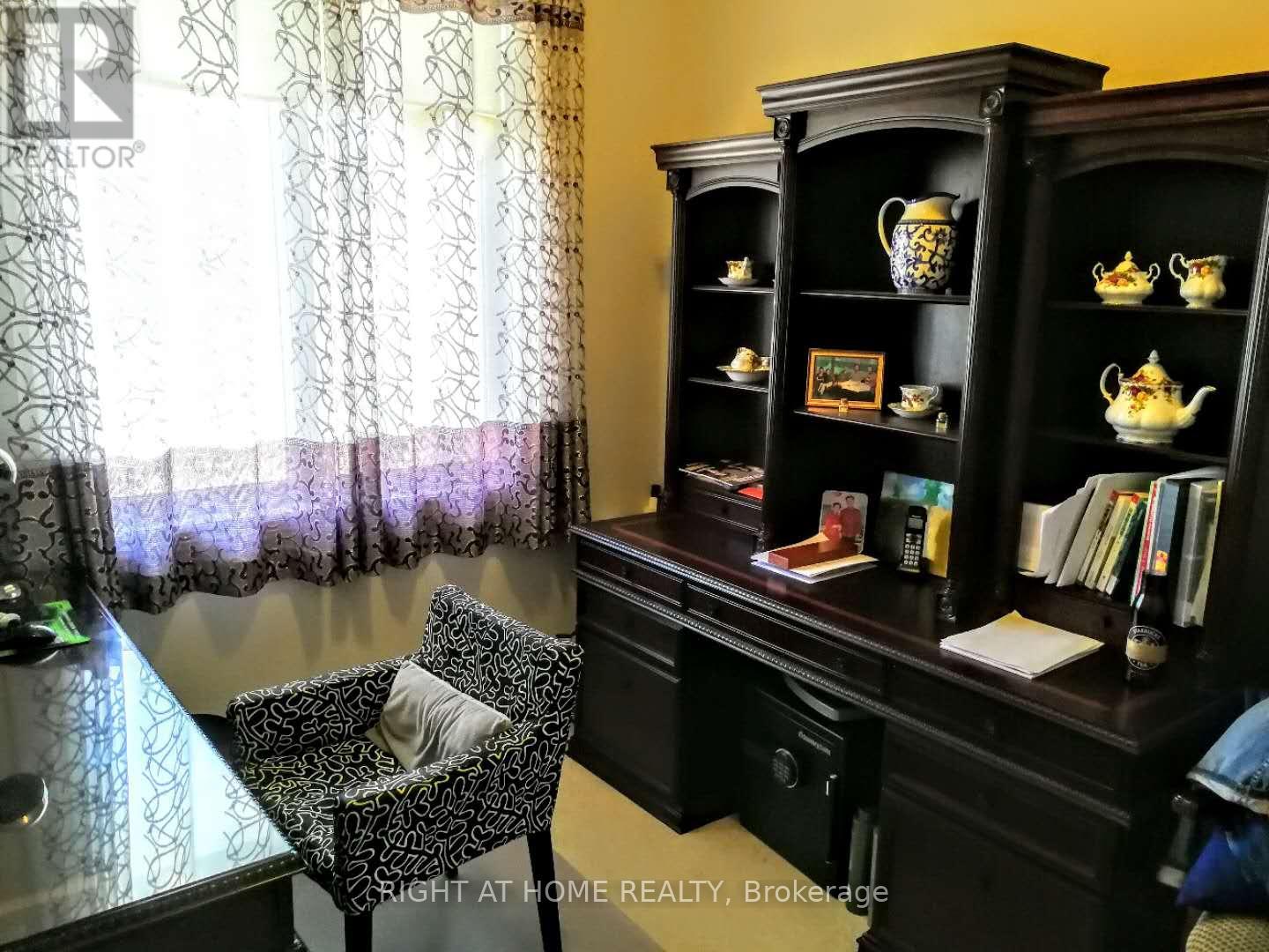 610 Clearbrook Drive, Ottawa, Ontario  K2J 5S2 - Photo 3 - X12684100