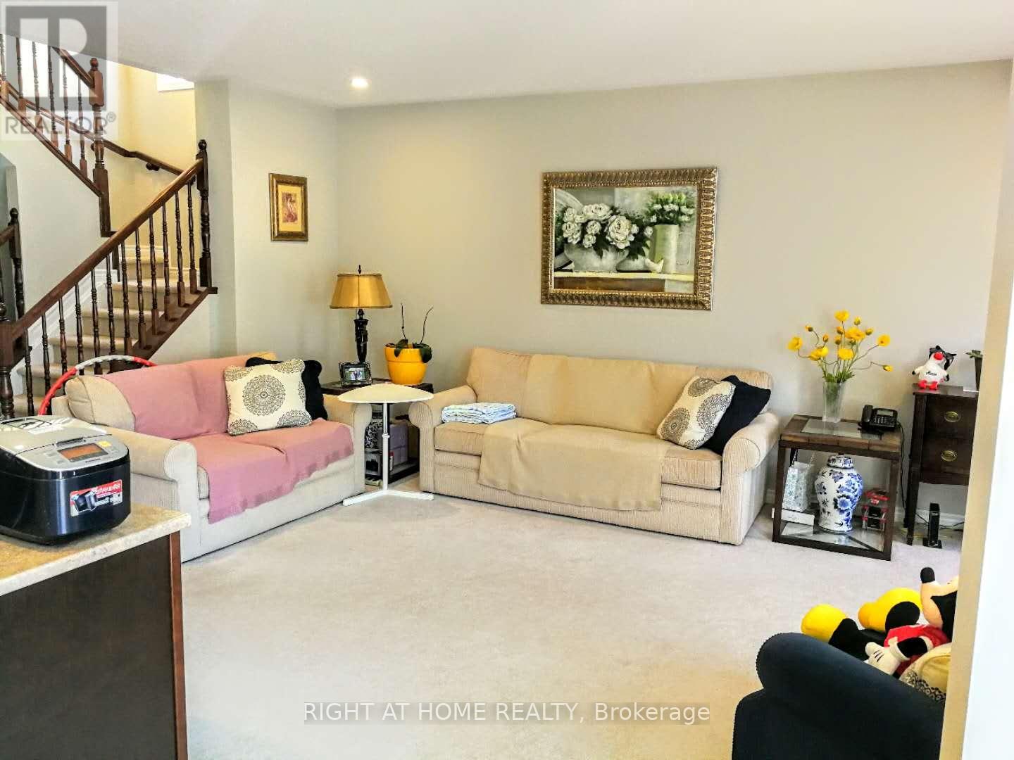 610 Clearbrook Drive, Ottawa, Ontario  K2J 5S2 - Photo 4 - X12684100