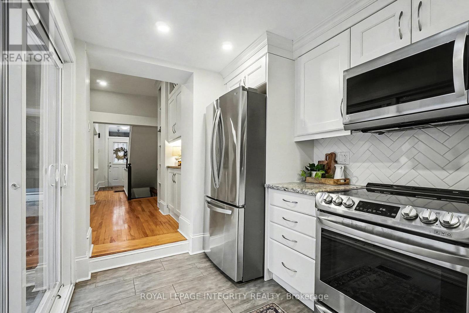 115 Springhurst Avenue, Ottawa, Ontario  K1S 0E3 - Photo 11 - X12677200